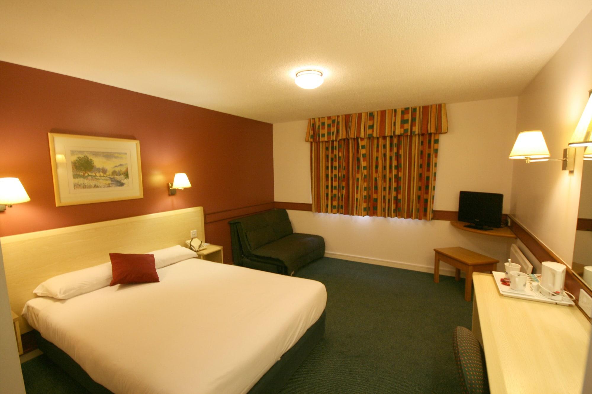 Days Inn Bradford M62 Εξωτερικό φωτογραφία