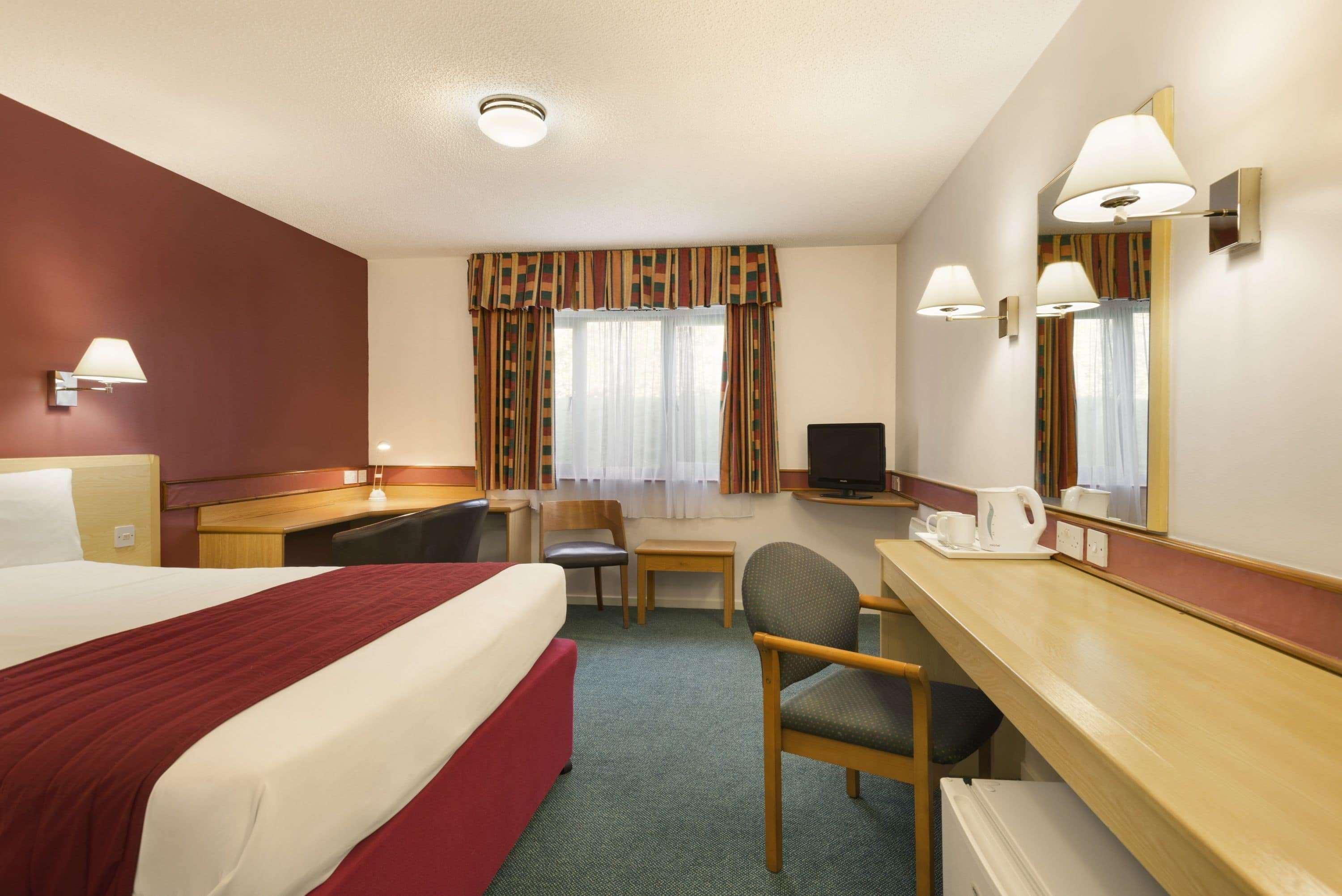 Days Inn Bradford M62 Εξωτερικό φωτογραφία