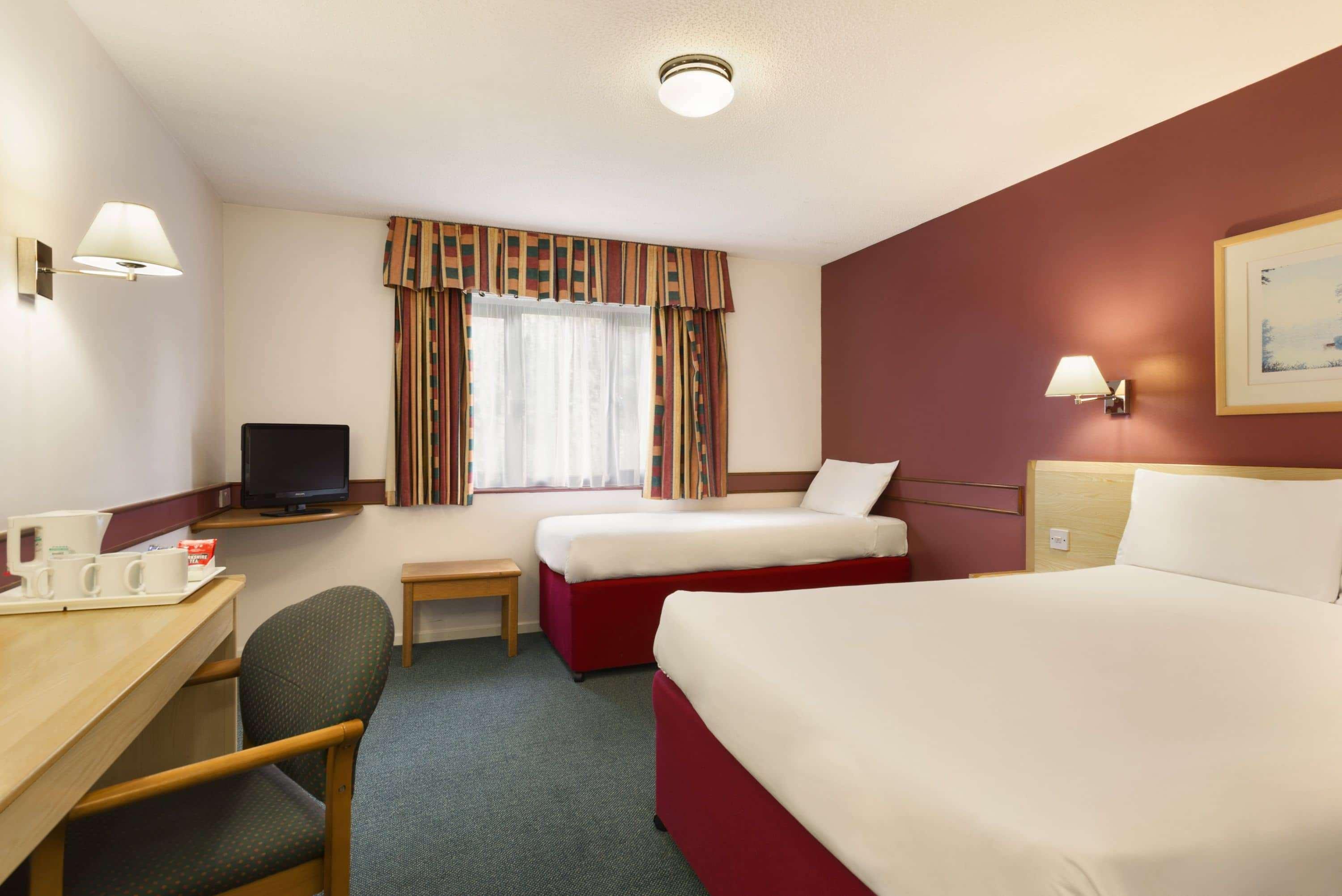 Days Inn Bradford M62 Εξωτερικό φωτογραφία