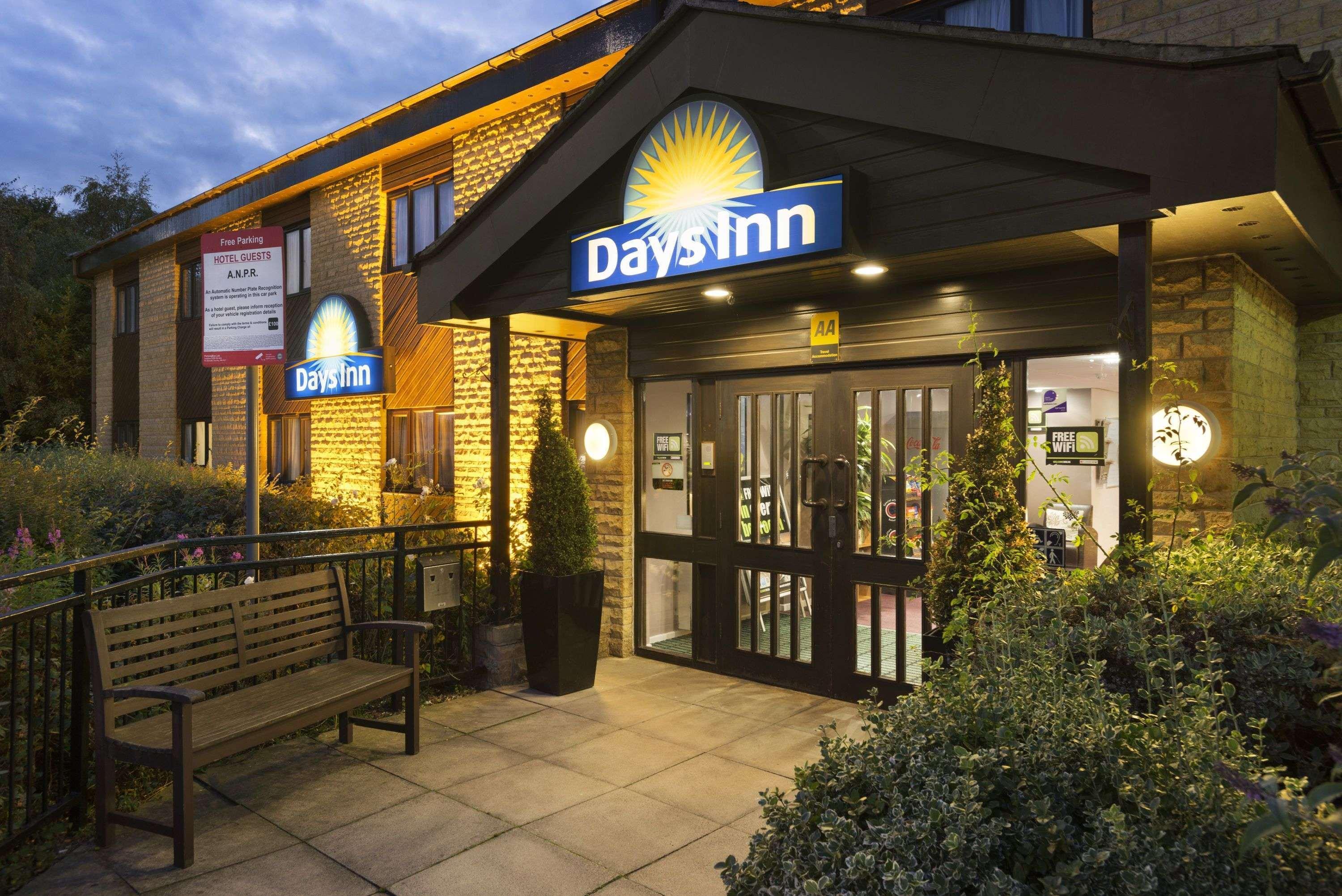 Days Inn Bradford M62 Εξωτερικό φωτογραφία